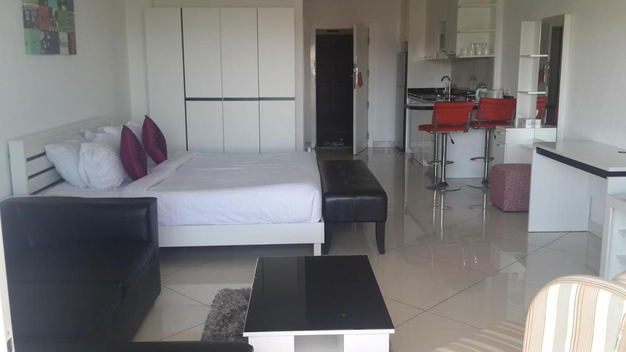 Hotel Vtsix At View Talay 6 à Pattaya Extérieur photo